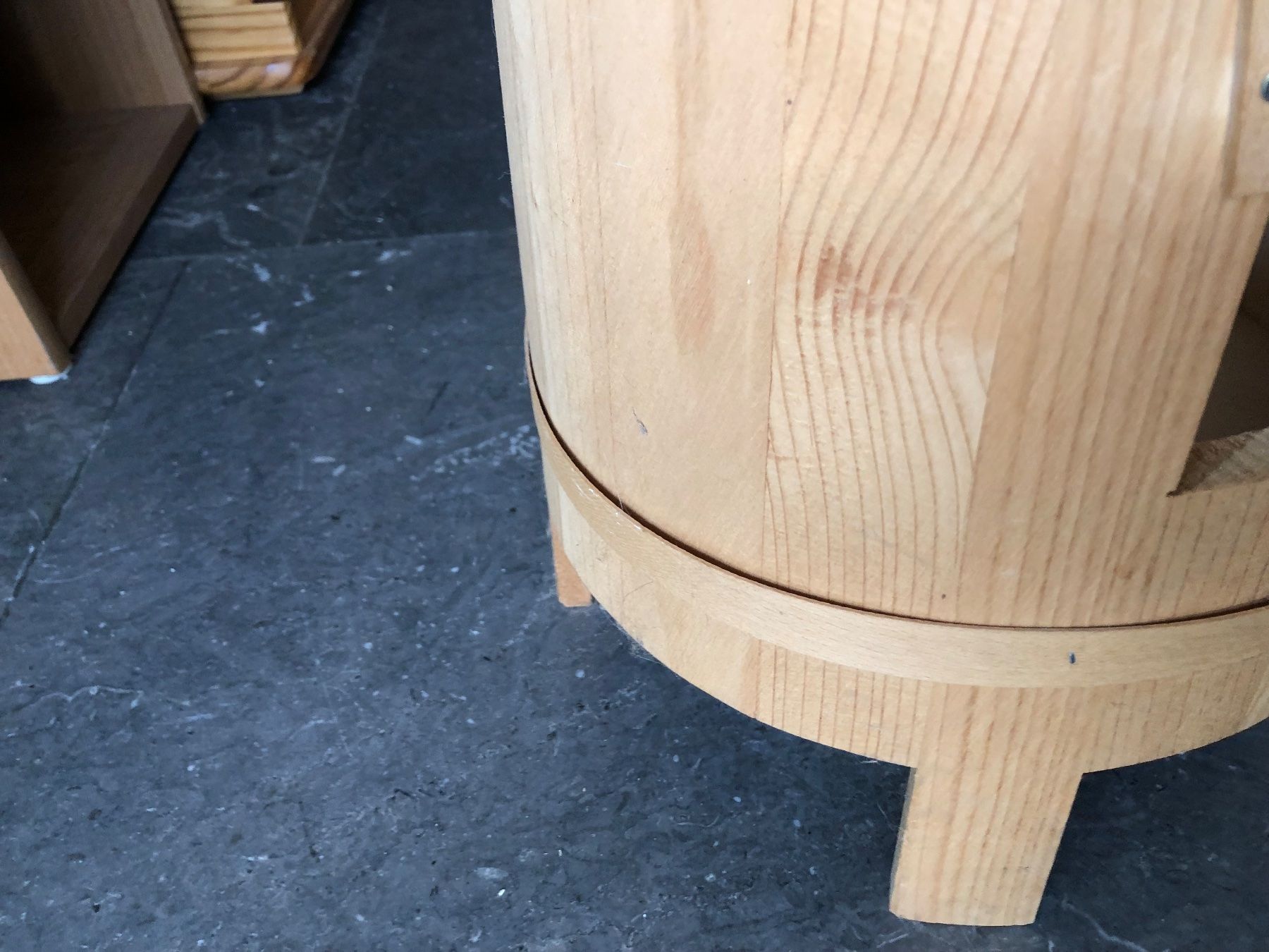 Hocker: Hocker mit kl. Bar – Gebraucht aus Rothrist von bambus18 5