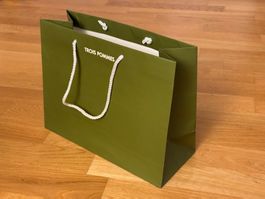 Trois Pommes Papiertüte / Geschenktüte in Olivgrün