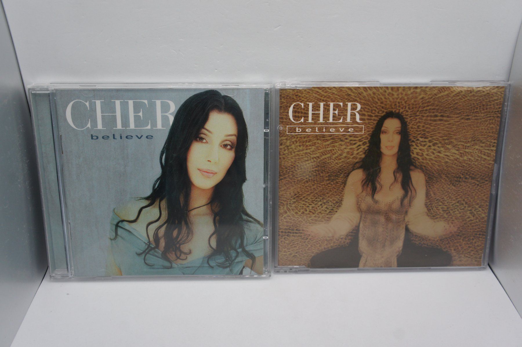 CDs: 2 CD Cher - Believe + 3 Track Single Maxi CD Believe – Gebraucht aus Ernetschwil von luisvonerni