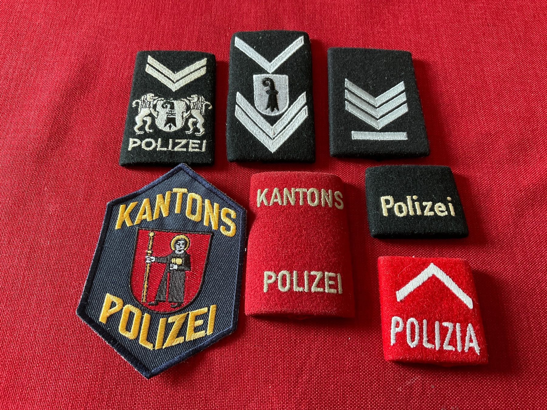 Placchette & Badge: Vintage Polizei Abzeichen – Usato da Lugano venduto da Persepolis
