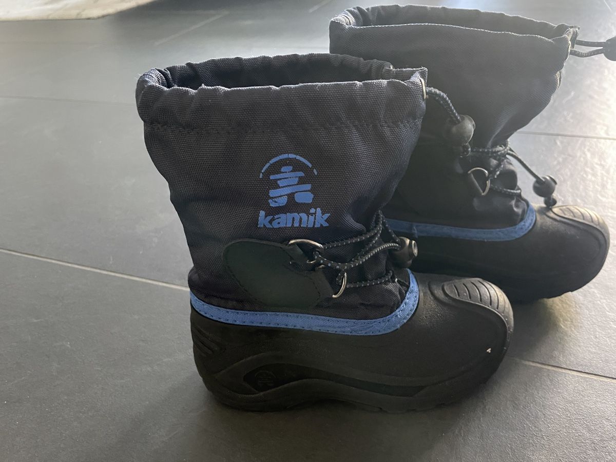 Kamik Scarpe per ragazzi: Kamik Winterstiefel Gr 28/29  – Usato da Mönchaltorf venduto da Snoopy2002