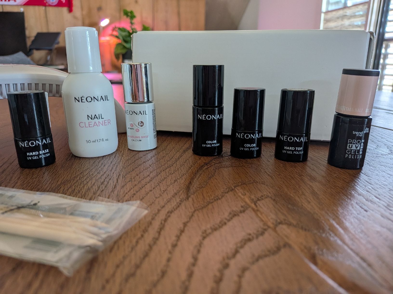 Vernis à ongles: NEONAIL Set mit Lampe  – D'occasion à Römerswil LU par Miss_Bambina 1