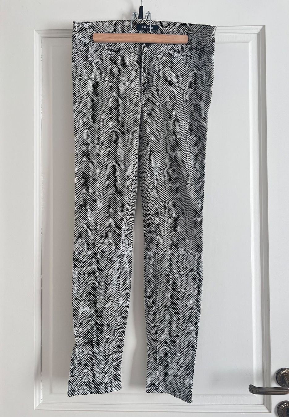 Jeans: J Brand Python Like Jeans – Usato da Corsier-sur-Vevey venduto da Kristina.Nova