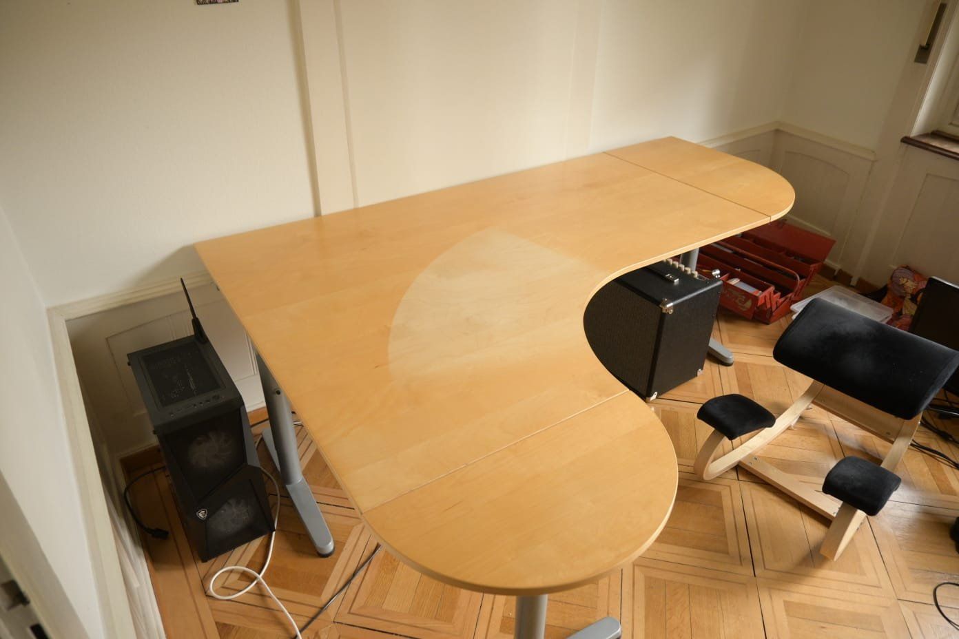 Ikea Schreibtische: Free table for Büro – Gebraucht aus Zürich von lui_g6zv 1