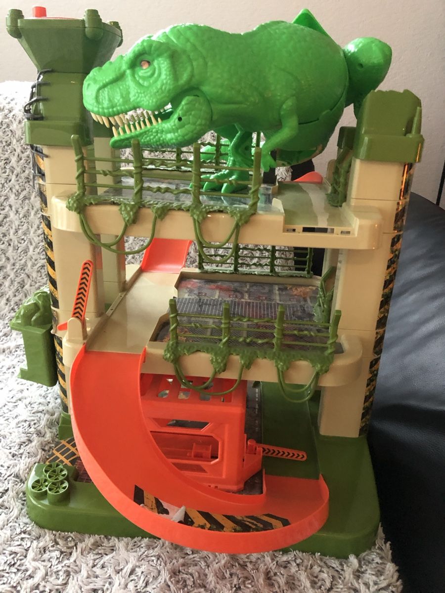 Giocattoli: Dino Garage – Usato da Steinen venduto da LaBelle16 3