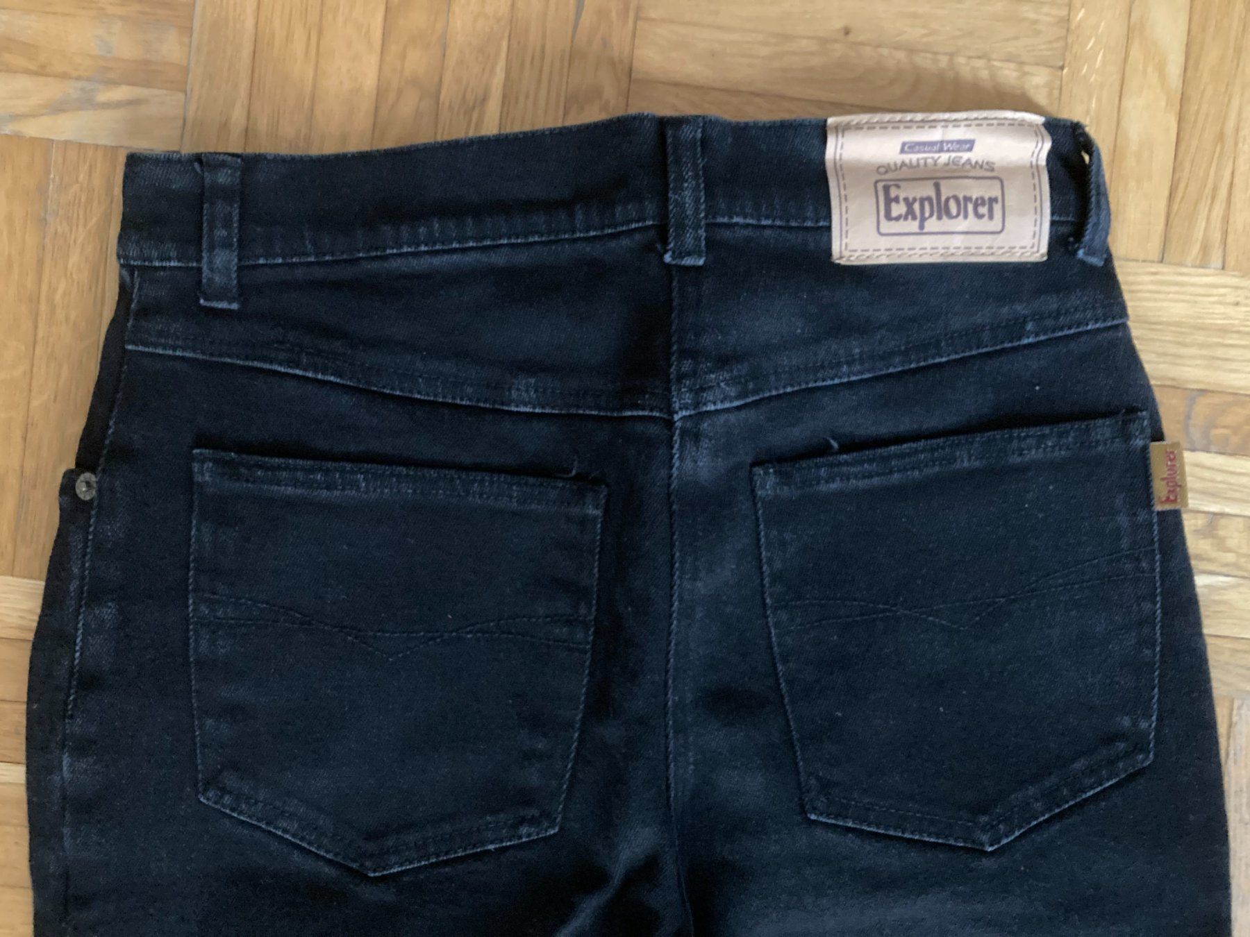 Jeans: Schwarze Jeans, zeitloser Klassiker – Usato da Obfelden venduto da miau68 4