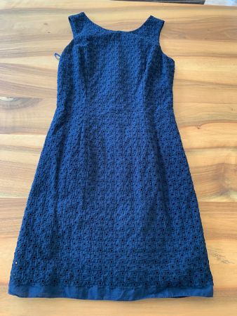 GANT dunkelblaues Sommerkleid Lochmuster Stickerei Gr 34