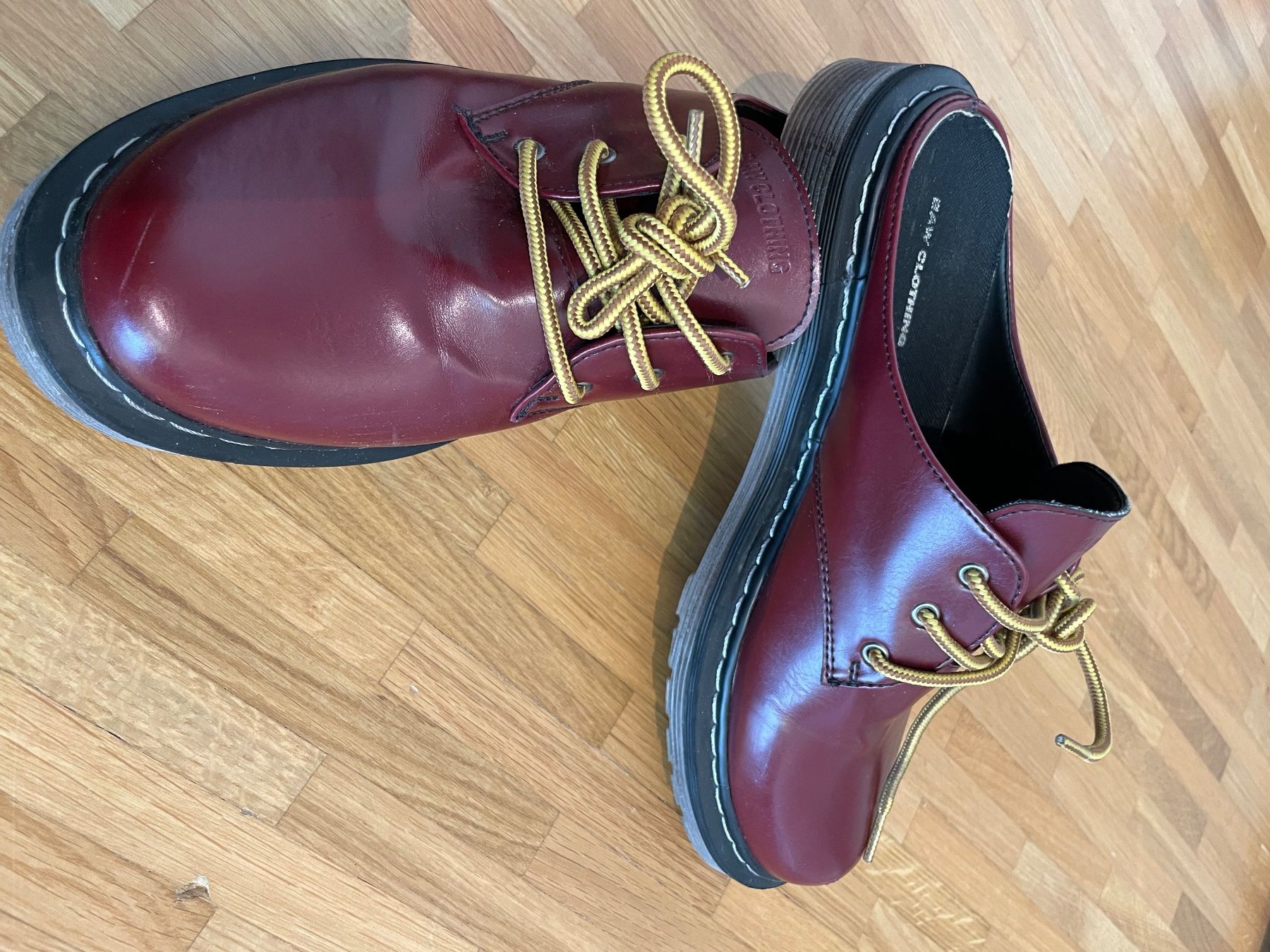 Scarpe da uomo: Vintage Schuh Grösse 39 – Usato da Winterthur venduto da CamiStore