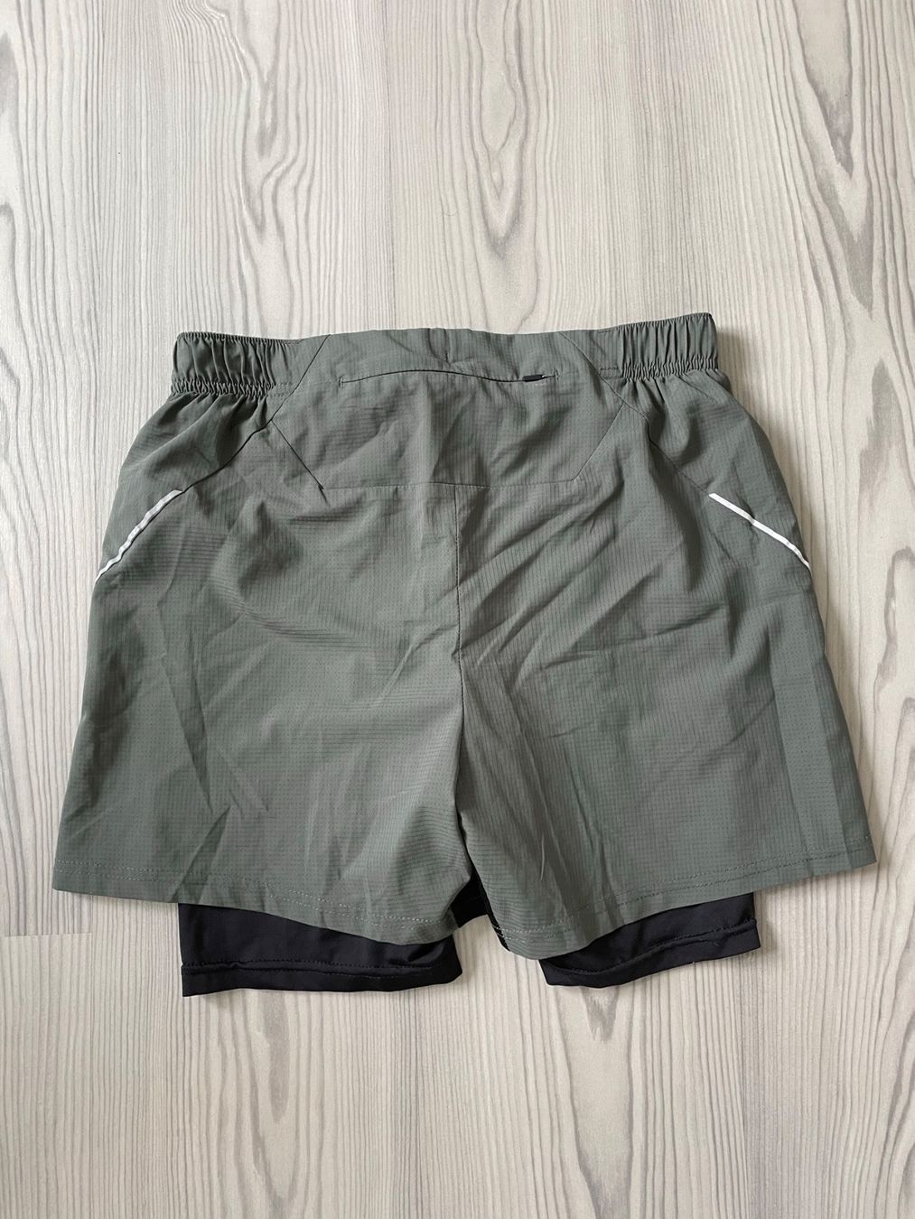 H&M Pantaloni: H&M Sporthose – Usato da Freienwil venduto da weberjoel 2