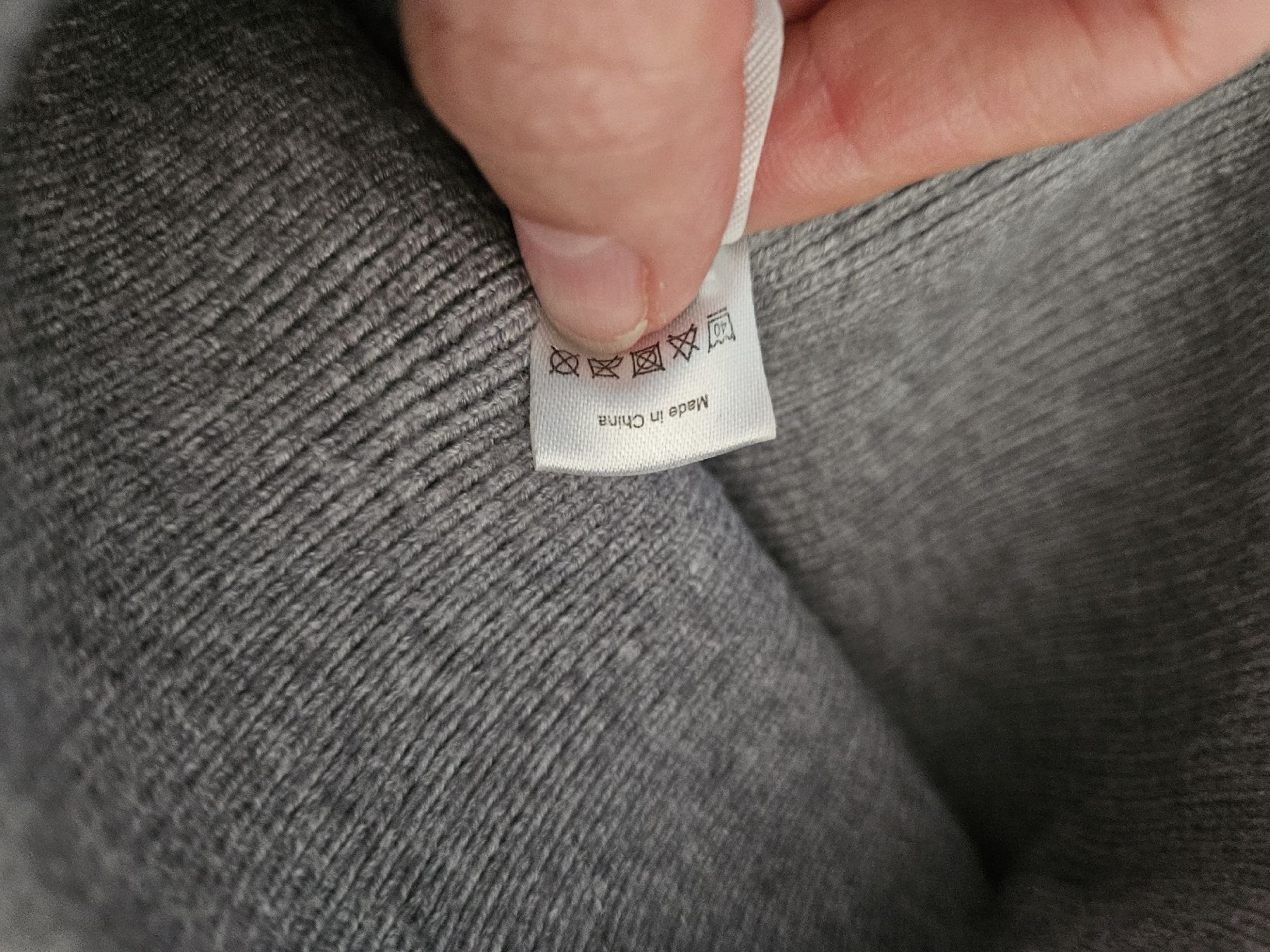 Altro abbigliamento per bambino: Wintermütze Gr. 98 – Usato da Zürich venduto da Kris8050 2