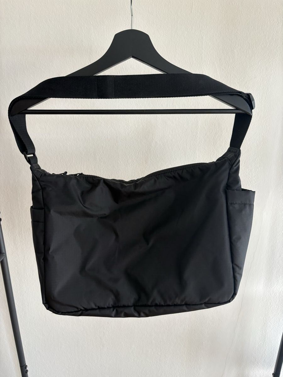 Uniqlo Borse: Uniqlo Umhängetasche – Usato da Basel venduto da froehlicherVagabund 1