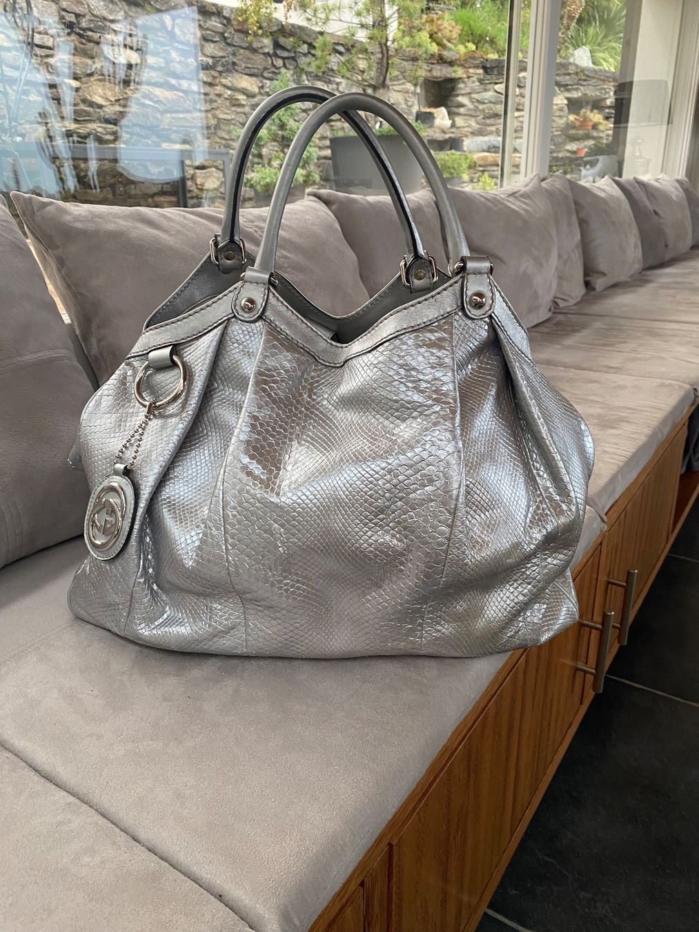 Gucci Borse da donna: Sac Gucci en python argenté – Usato da lutry venduto da patriciamonod