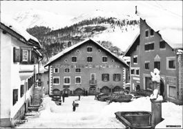 Zuoz GR // Crusch Alva Hotel Oldtimer Winter Schnee