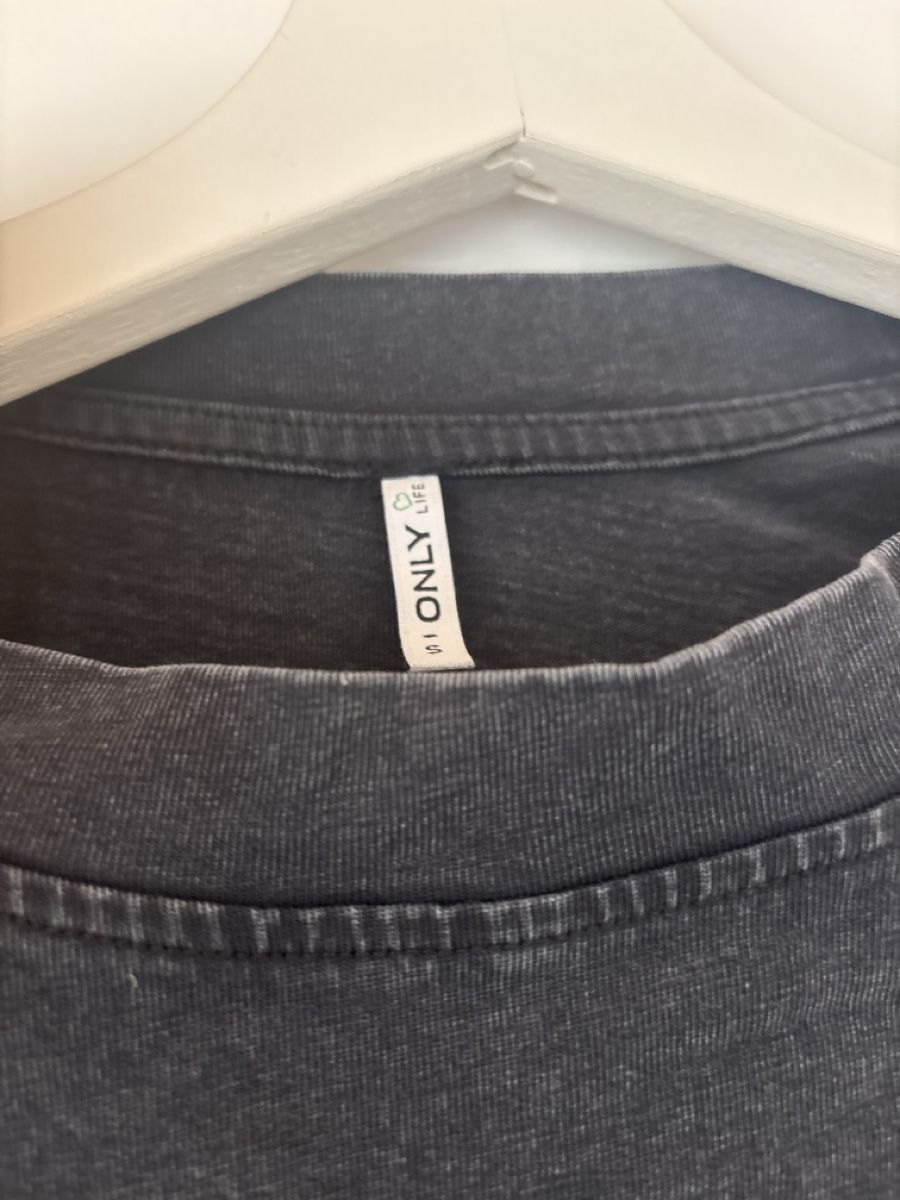 Only T-shirt: 2 oversized T-Shirts – Usato da Wallisellen venduto da lea_k9fx 1