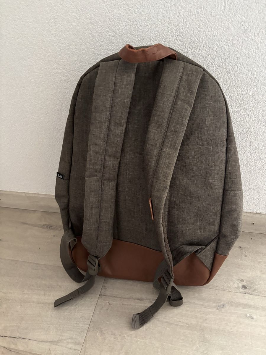 Herschel Zaini: Sac à dos  – Usato da Chapelle-s-Moudon venduto da vanesso 3