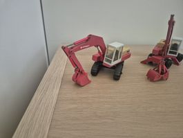 2x Baumaschinen-Modelle Poclain Massstab 1.50