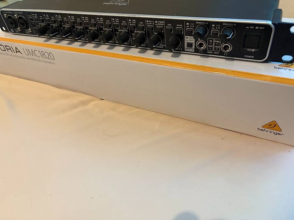 Studioequipment: Behringer U-Phoria UMC1820 USB/MIDI-Interface – Gebraucht aus Bern von animaratio 3