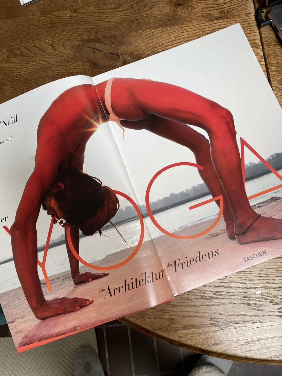 Libri: TASCHEN Verlag Buch "Über Yoga" – Nuovo (secondo la descrizione) da Thalwil venduto da Alice015 3