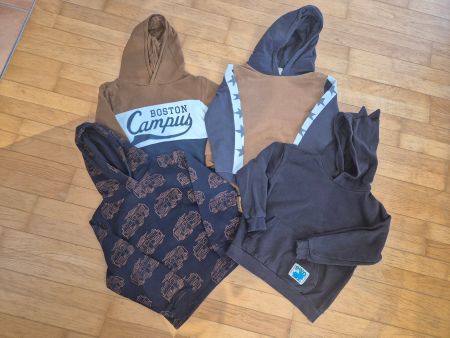 4 Kapuzen Pullover 122/128