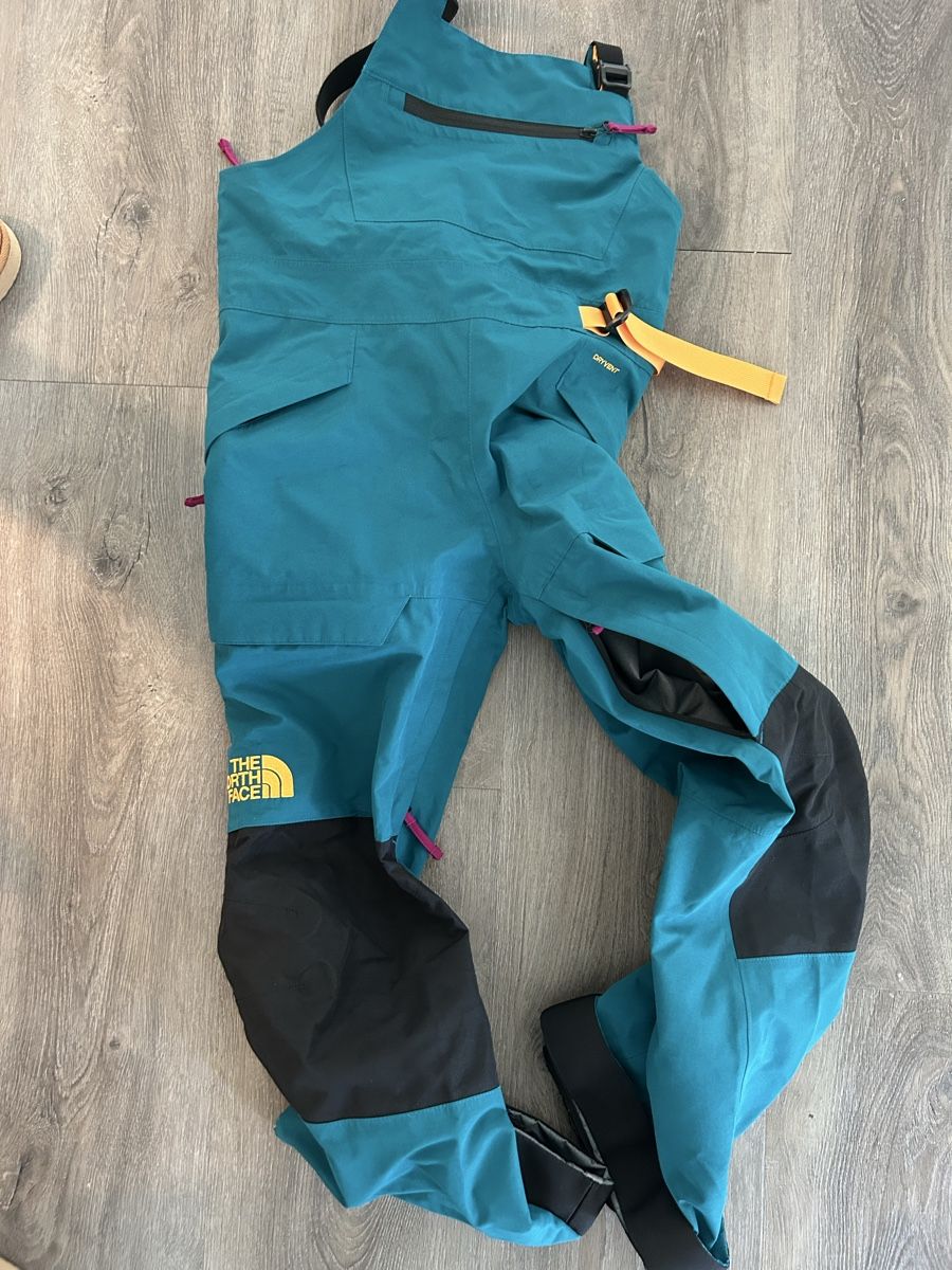North Face Pantaloni: North Face Ski Bib Pants S Teal Shell Winter Snowboard – Nuovo (secondo la descrizione) da Unterägeri venduto da Rogucha 1