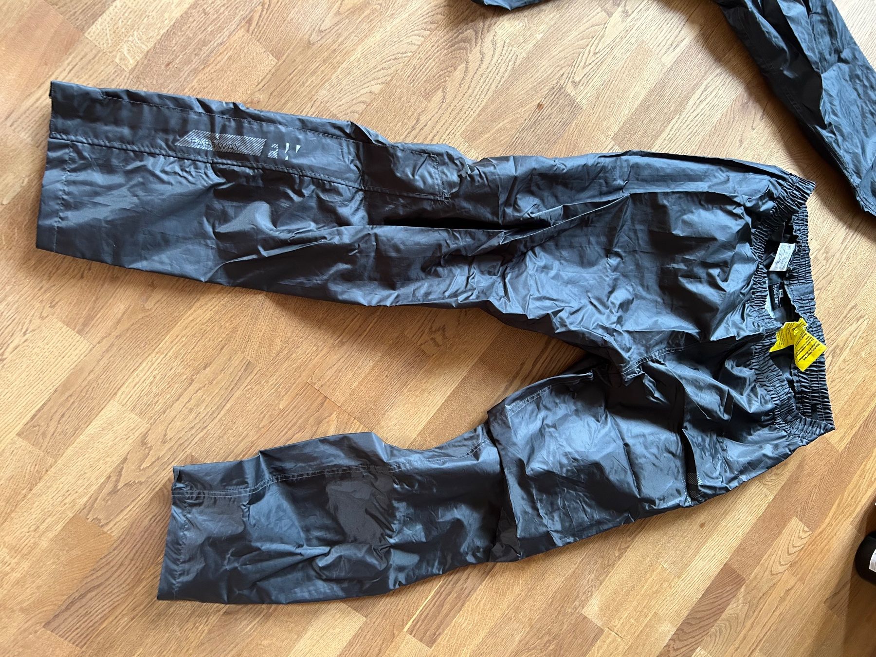 Lotti di vestiti: Regenkleider Motorrad – Nuovo (secondo la descrizione) da Rotkreuz venduto da nat_5pbz 1