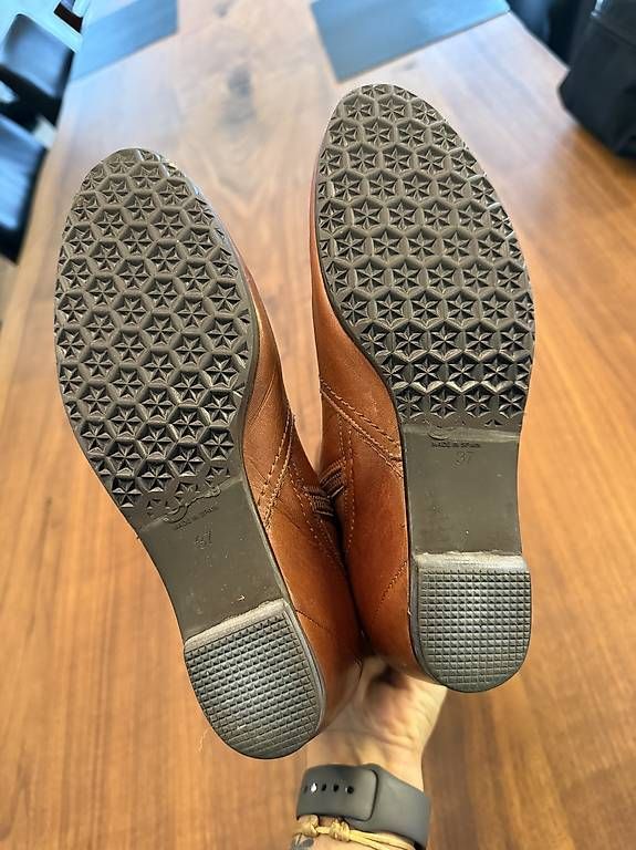 Scarpe da donna: Lederstiefel gr.37 – Usato da Hofstetten SO venduto da Katharina_Nina_Nina 3