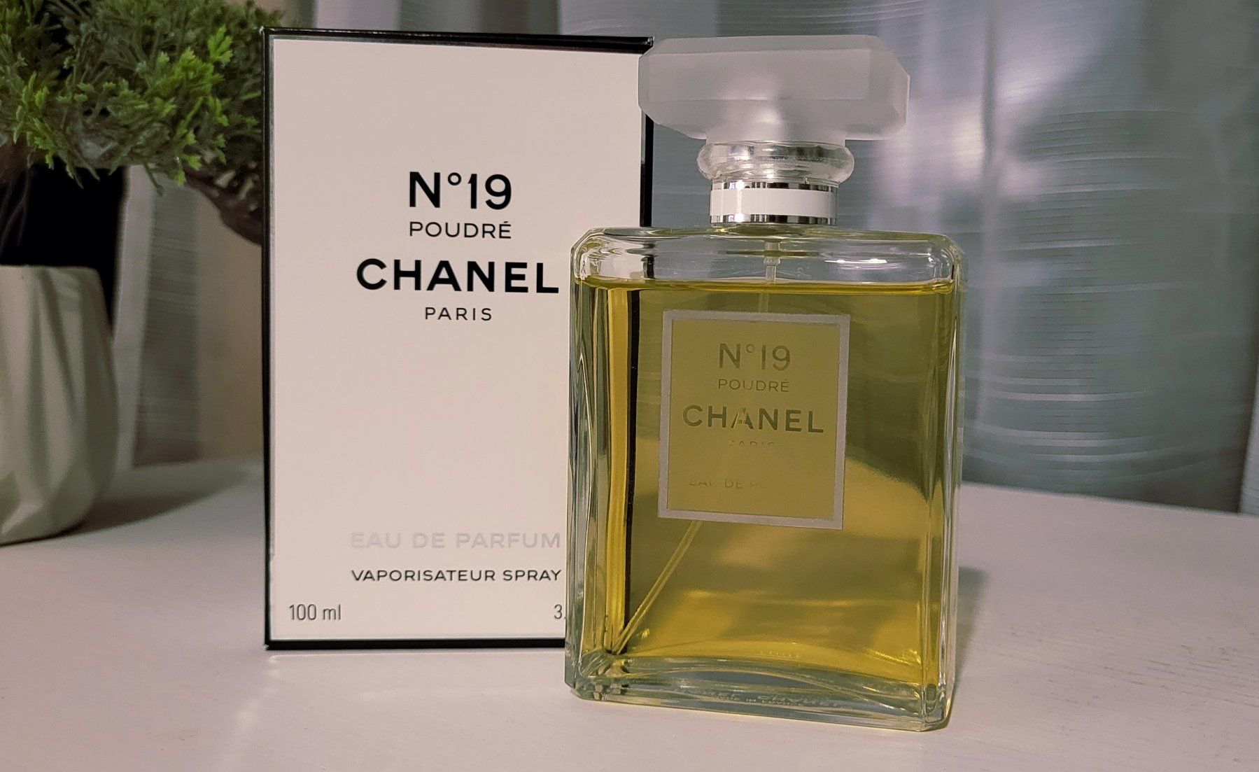 Chanel Profumi & Eau de Toilette: CHANEL 'No 19 Poudré' EdP – Usato da Liebefeld venduto da cheoncheonhi