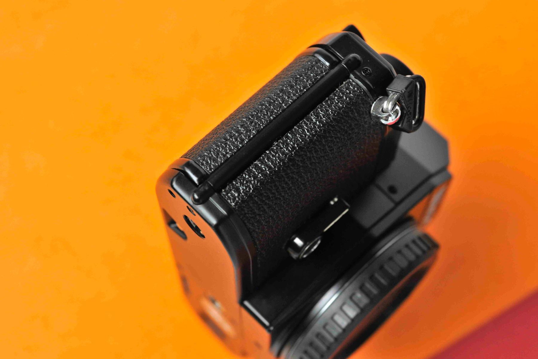 Nikon Fotocamera: Nikon EM - revidiert – Usato da Schwerzenbach venduto da floridan 4