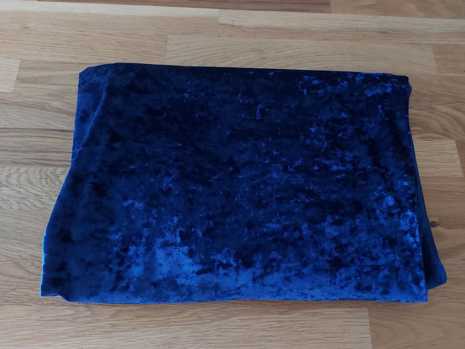 Tessuti: Stoff, Samt, dunkelblau, 150 x 200 cm – Usato da Oberengstringen venduto da PaolaDe 3