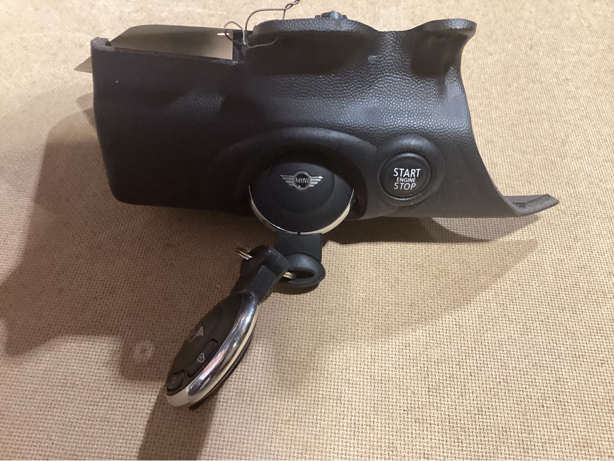 Mini Tutti pezzi di ricambio auto: Leser/Schlüssel/Zündung zu Mini Hatchback Mini Cooper – Usato da Reichenburg venduto da T864RX 1