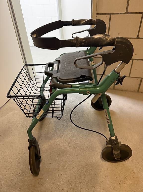 Gehhilfen: Rollator Dolomite mit Sitz - gut erhalten – Gebraucht aus Schindellegi von rocco1967 1