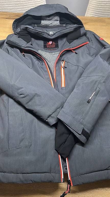 Giacche: Ski-Jacke von Killtec, Grösse 36  – Usato da Wil SG venduto da mar_w7v7 1
