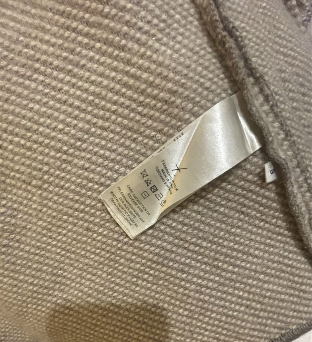Falconeri Jacken: Falconeri Lambswool cardigan Small – Gebraucht aus Zürich von my.greekholiday 3