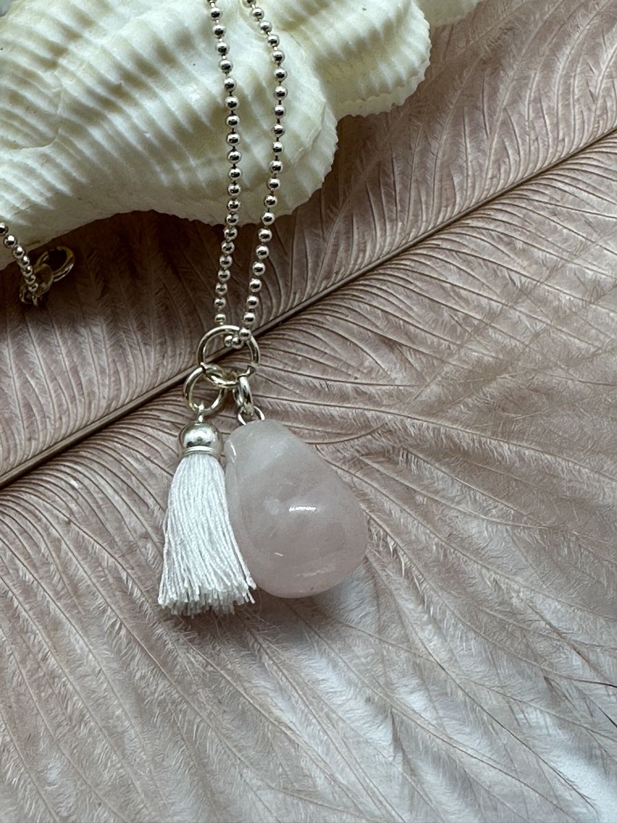 Anhänger: Rosenquarzanhänger mit Quaste – Neu und originalverpackt aus Niederglatt ZH von Silberschmuck-design 2