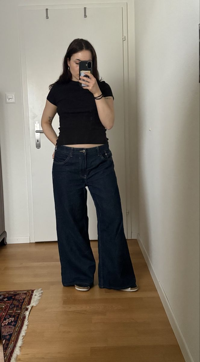 Bershka Jeans: dark washed jeans – Gebraucht aus Luzern von cedrineeeez