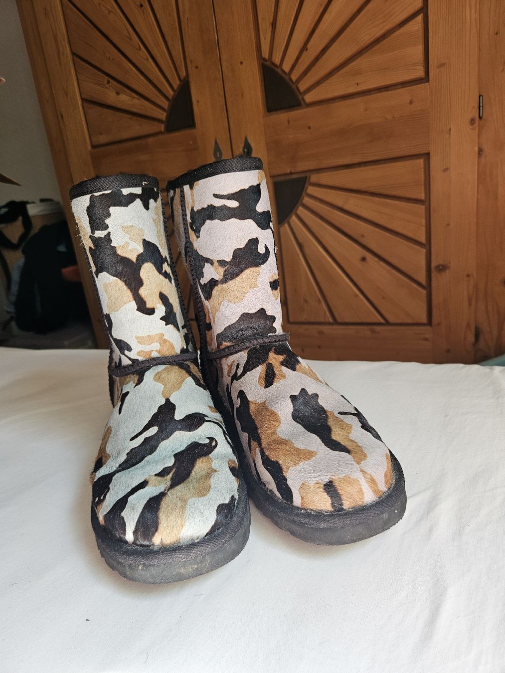 Ugg Scarpe da donna: UGG Boots, Grösse 39, Fellmuster, Winterstiefel – Usato da Ebertswil venduto da Bamabama88 5