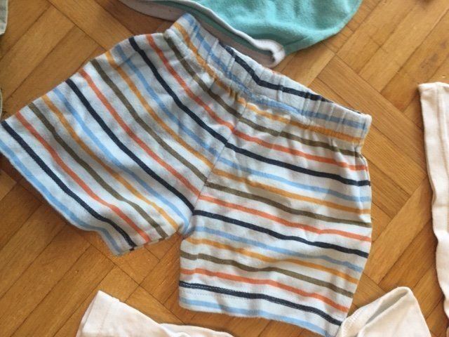 Lotti & Set di vestiti: Kleiderpaket 8-teilig Junge Gr. 62 / 68 – Usato da Emmen venduto da Aribini 8
