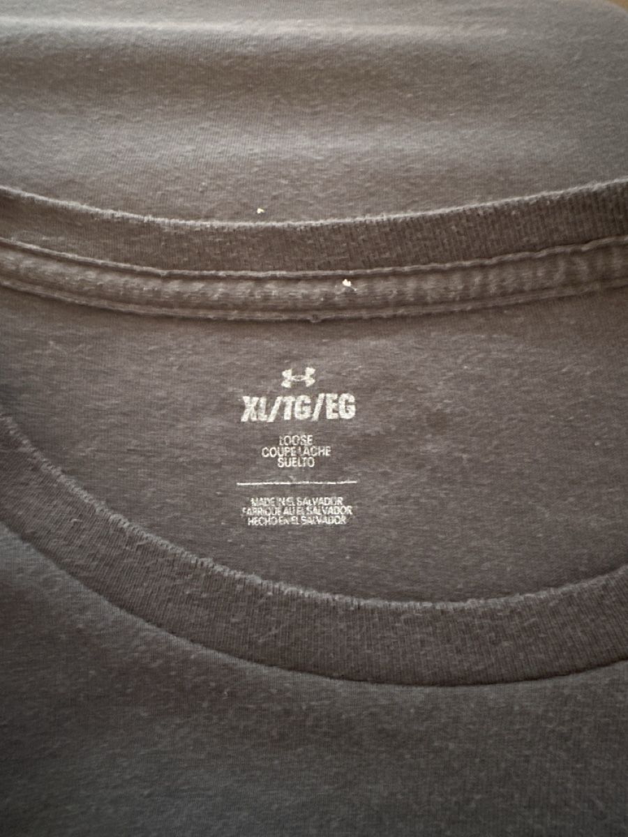 Under Armour T-shirt: Under Armour T-Shirt XL, einf. Brustweite 58cm – Usato da St.Gallen venduto da maierm01 2