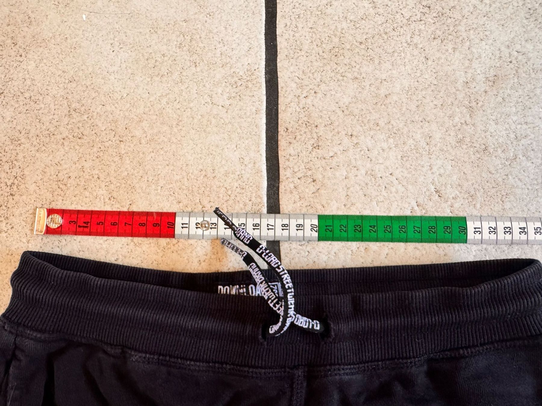 Pantalons: Shorts schwarz Grösse xs gebraucht – D'occasion à Muttenz par Fertal 3