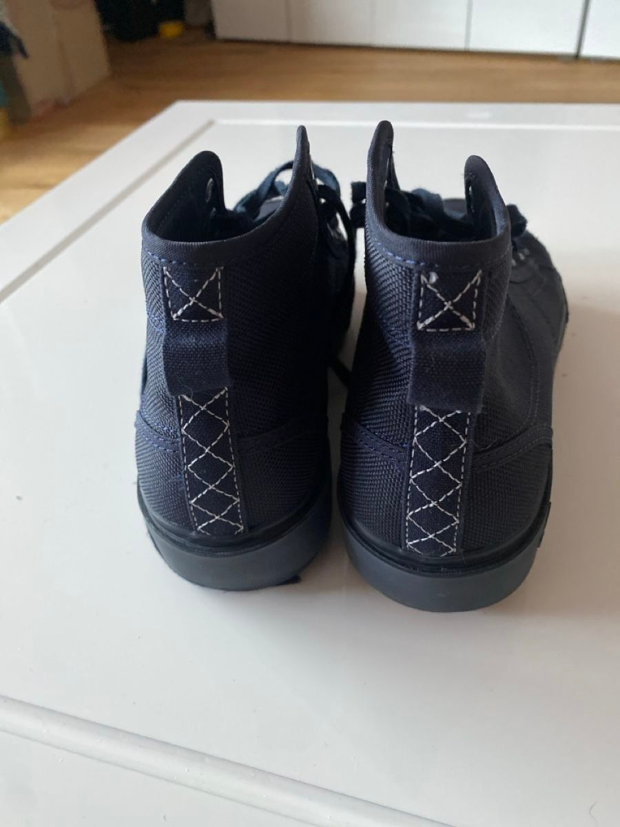 Adidas Scarpe da donna: Adidas Wanderschuhe Grösse 40 Dunkelblau Canvas Schuhe – Nuovo e nell'imballaggio originale da Läufelfingen venduto da Alles_Garantie 1