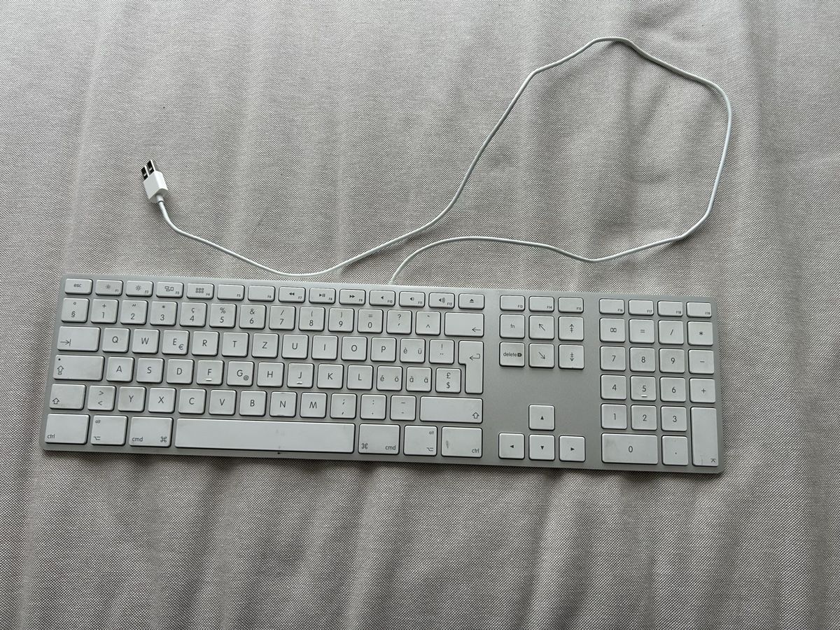 Apple Tastiere: Mac Tastatur – Usato da Henau venduto da terrible