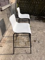 2 sgabelli da bar bianchi con struttura nera – altezza sedut