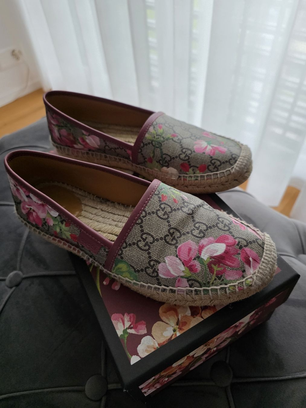 Gucci Damenschuhe: Gucci GG Supreme Blooms Printed Canvas Espadrilles. – Gebraucht aus Oftringen von JG__4 1