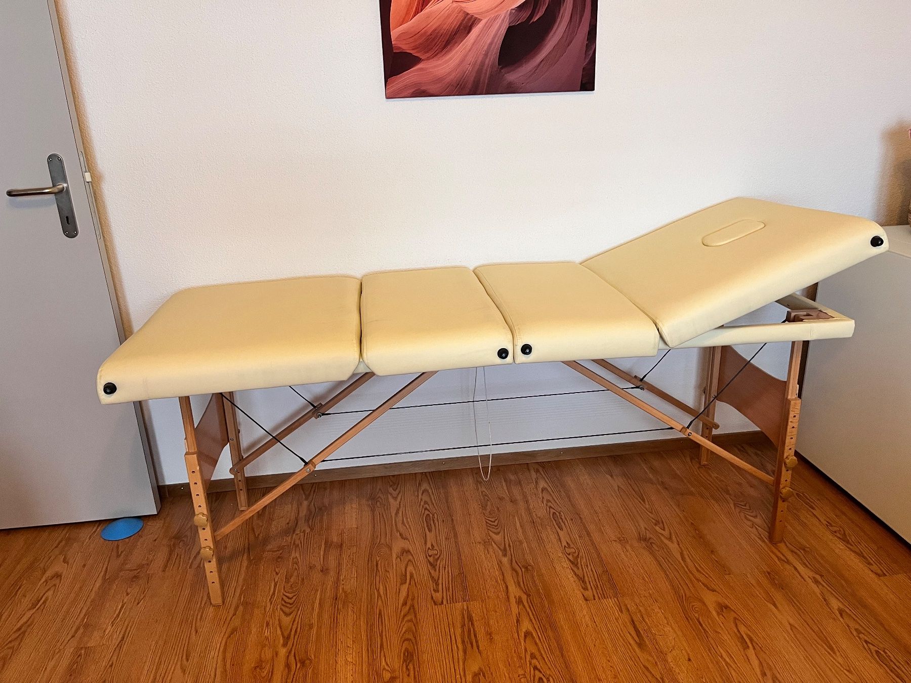 Liegen & Liegestühle: Massageliege 3 Zonen – Gebraucht aus Rotkreuz von kar_pgg8