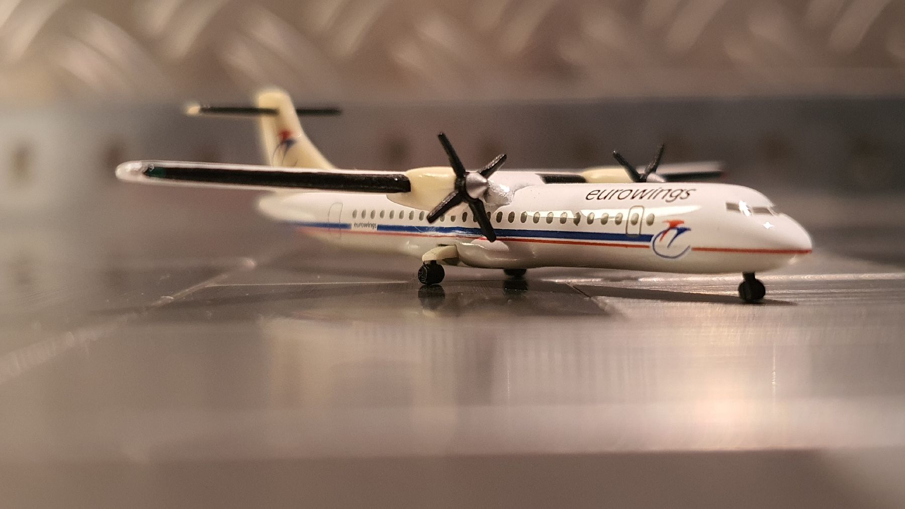 Herpa Kit di modellismo & Modellini statici: HERPA EUROWINGS ATR-72 – Usato da Männedorf venduto da Modellbau-wyss 1