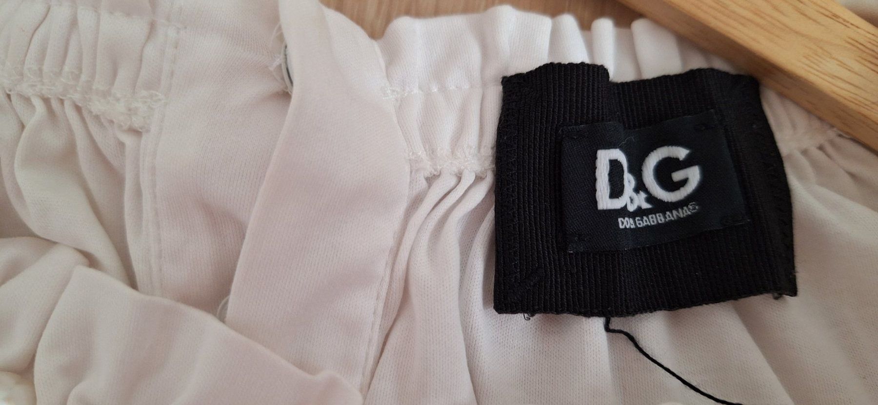 Dolce & Gabbana T-shirts: Dolce & Gabbana - Tshirt mit Perlen – D'occasion à Granges VS par dan_6bcm 5