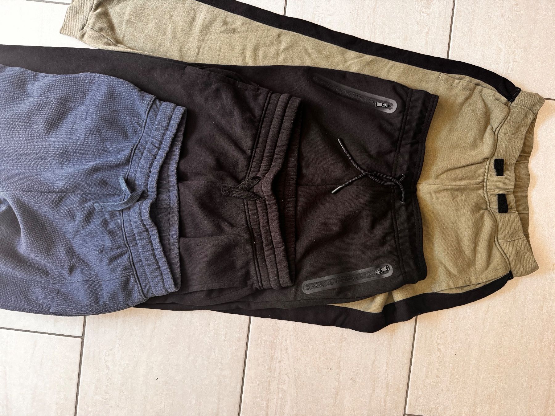 H&M Pantaloni: 4 Trainerhosen Grösse 158/164 Jungs – Usato da Adlikon b.Regensdf venduto da naf_56mv 1