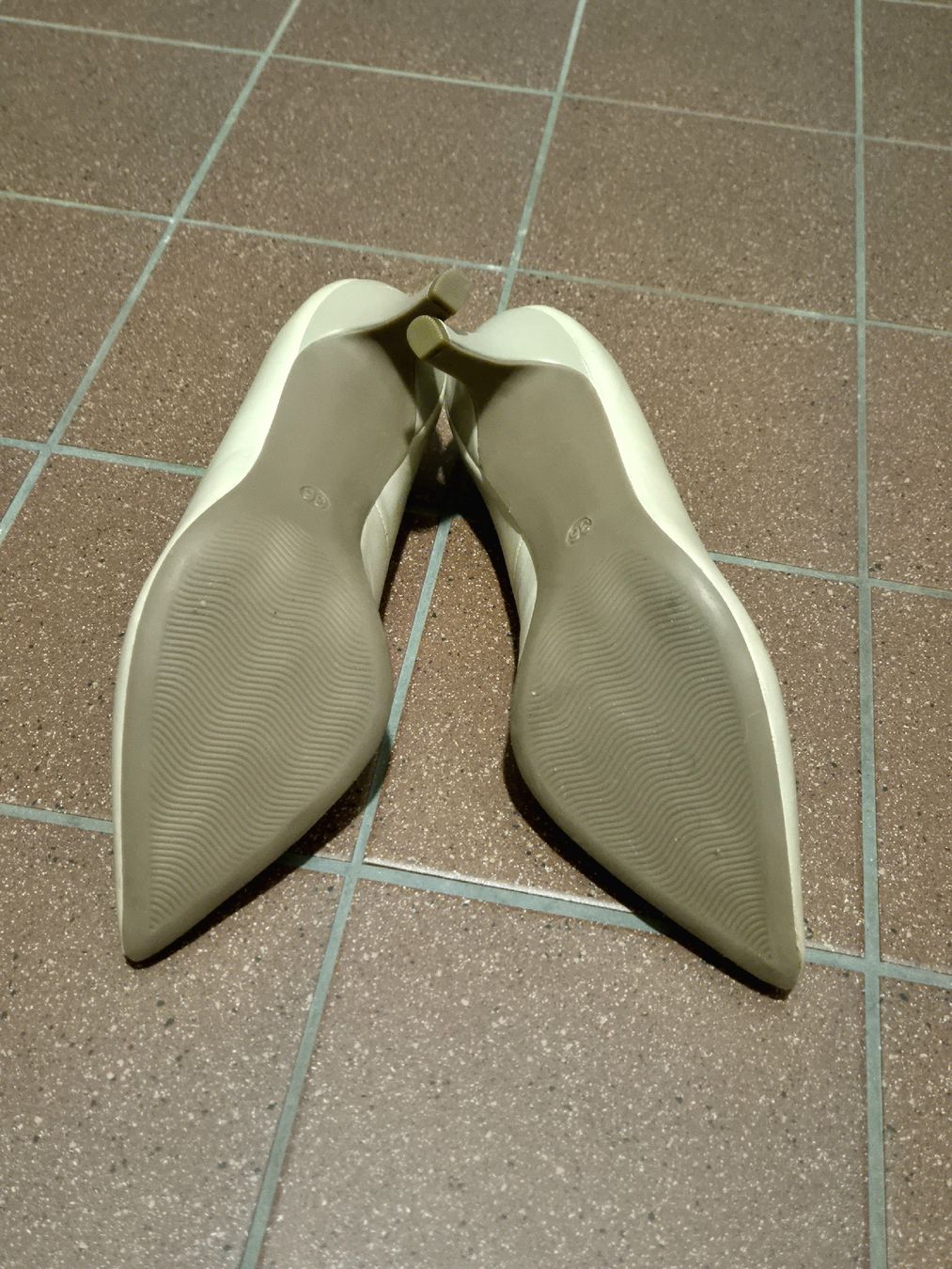 Scarpe da donna: Pier One Pumps, beige, Gr. 36 – Usato da Luzern venduto da bam_qr5p 2