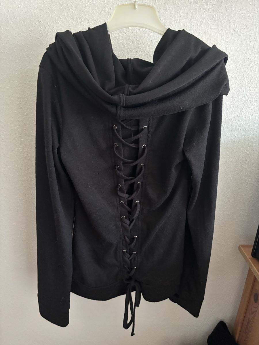 Maglioni & Felpe: Gothic Kapuzenpullover von Vixxsin Grösse M – Usato da Brugg AG venduto da ann_stf7 3