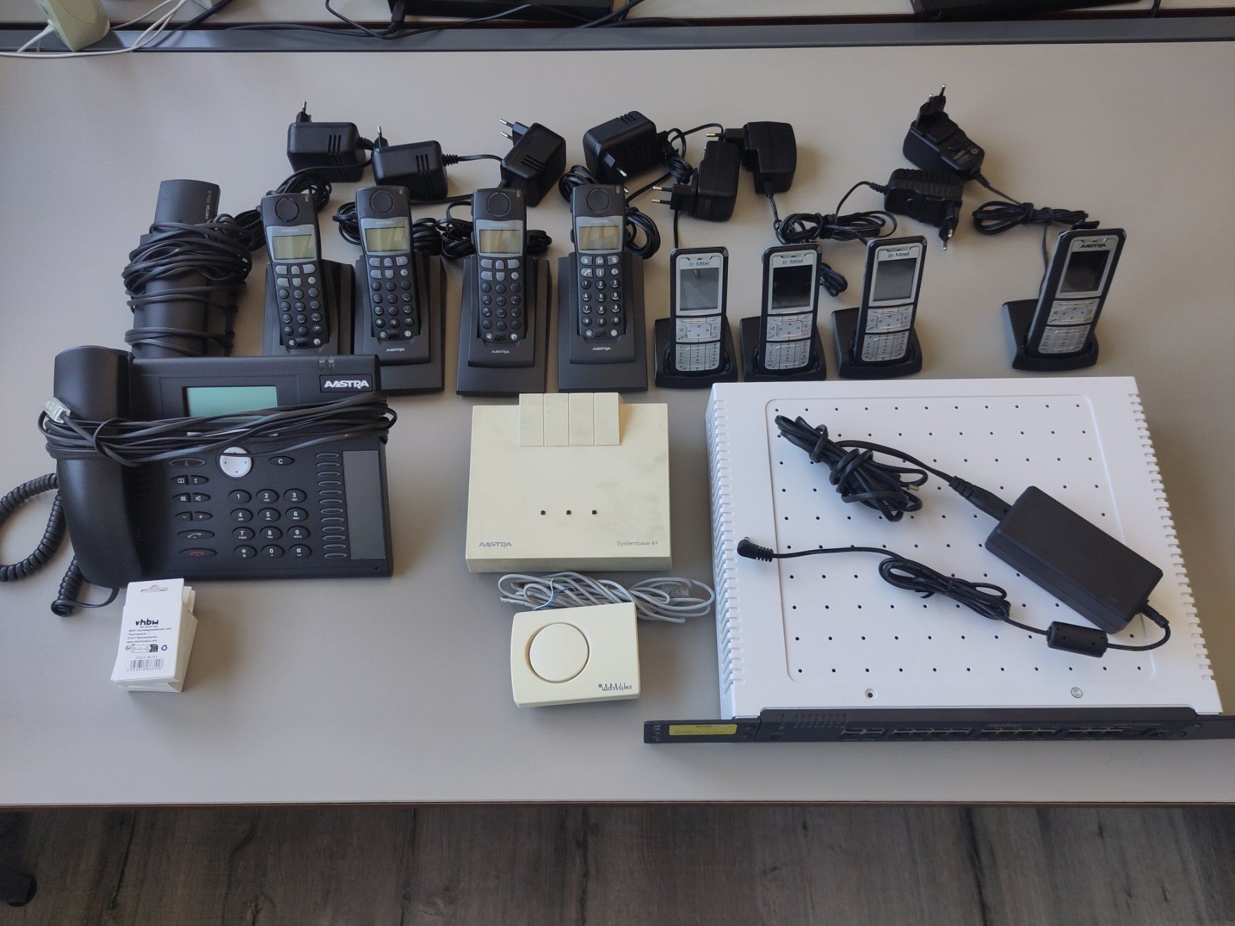 Aastra Telefoni: AASTRA/Mitel Telefonsystem, diverse Telefone & Zubehör – Usato da Oberriet SG venduto da Su-gus.or